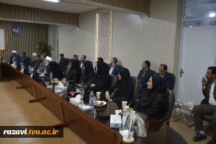 همزمان با سومین همایش ملی مهارت افزایی، هدایت شغلی و صلاحیت حرفه ای در آموزش عالی کشور برگزار شد:

جلسه هم‌اندیشی همکاران دانشگاه ملی مهارت خراسان رضوی با هیئت‌رئیسه دانشگاه
 9