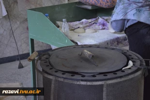 پخت روزانه ۵ هزار قرص نان برای پذیرایی از میهمانان مراسم تشییع رهبر شهید در دانشکده شهید منتظری 3