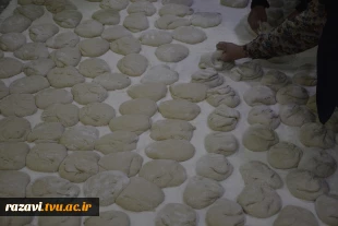 پخت روزانه ۵ هزار قرص نان برای پذیرایی از میهمانان مراسم تشییع رهبر شهید در دانشکده شهید منتظری 7